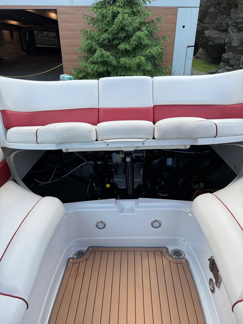 Slide: The Image of Crownline Boats 255 SS 2016 - 13
