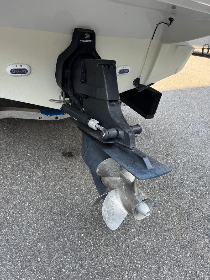 Slide: The Image of Crownline Boats 255 SS 2016 - 29