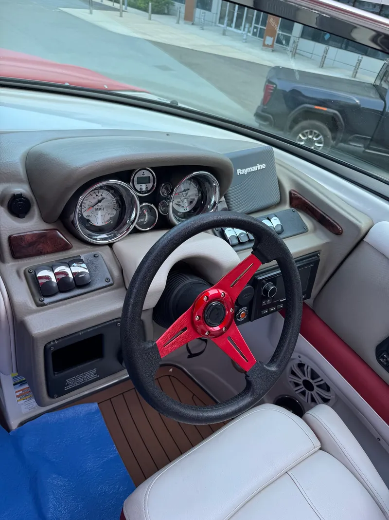 Slide: The Image of Crownline Boats 255 SS 2016 - 21