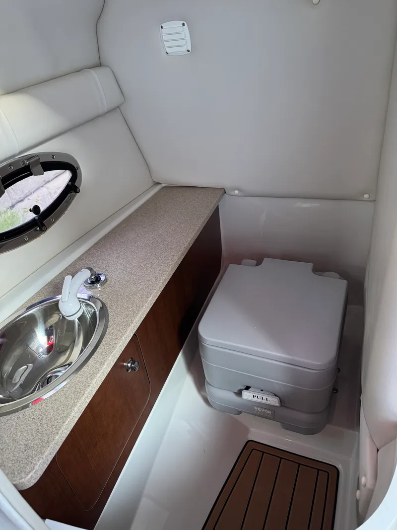 Slide: The Image of Crownline Boats 255 SS 2016 - 28