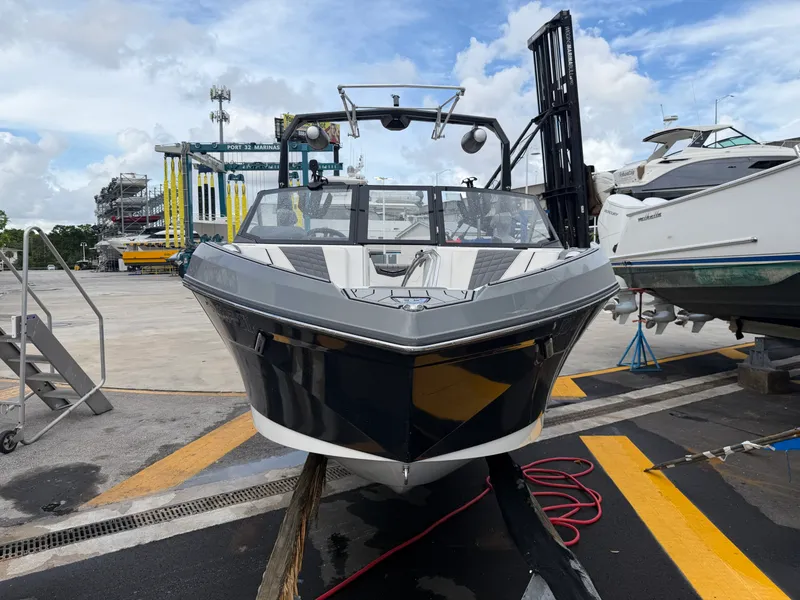 Slide: The Image of Nautique Super Air S21 2023 - 7