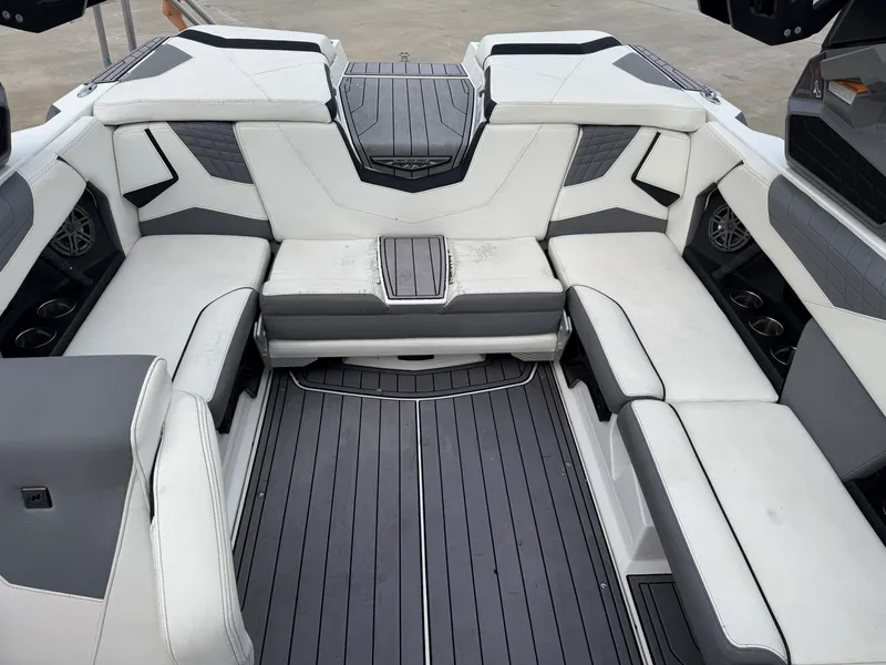 Slide: The Image of Nautique Super Air S21 2023 - 21