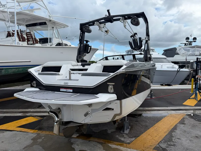 The Image of Nautique Super Air S21 2023 - 0