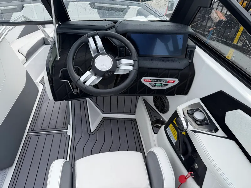 Slide: The Image of Nautique Super Air S21 2023 - 2