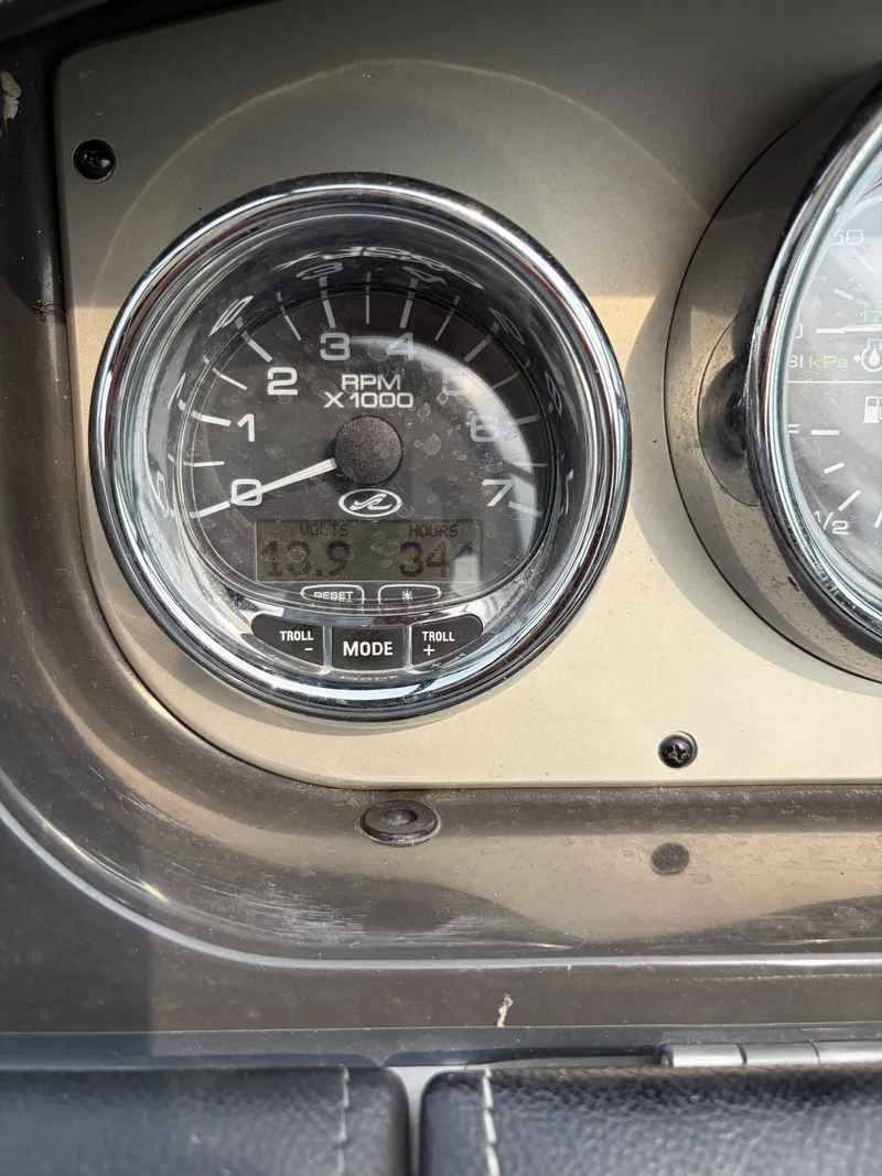 Slide: The Image of Sea Ray 350 Sundancer 2014 - 41