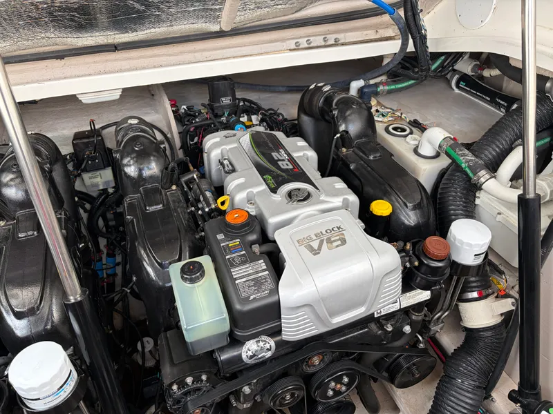 Slide: The Image of Sea Ray 350 Sundancer 2014 - 44