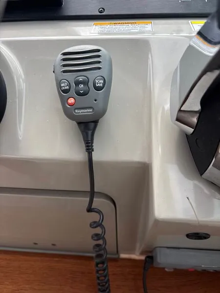 Slide: The Image of Sea Ray 350 Sundancer 2014 - 27