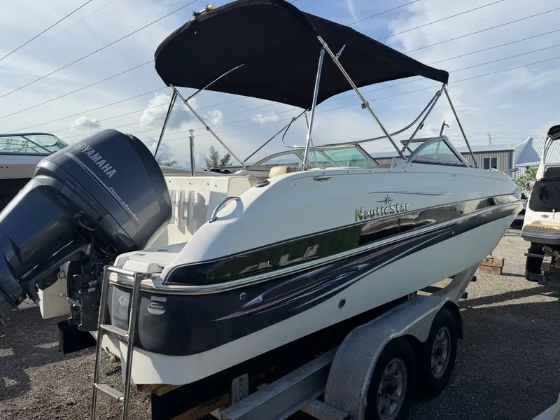 The Image of NauticStar 230 Sport Deck 2013 - 0