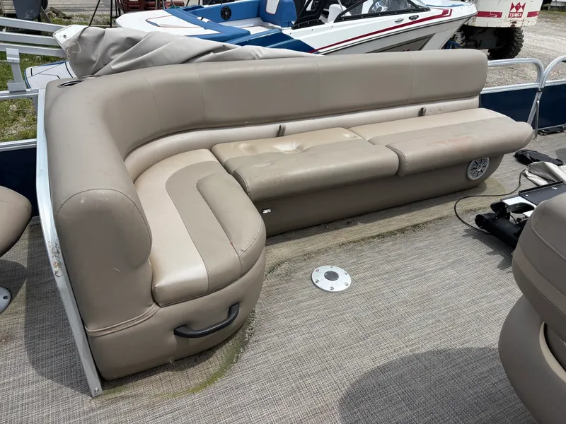 The Image of Ranger 200F 2022 - 0