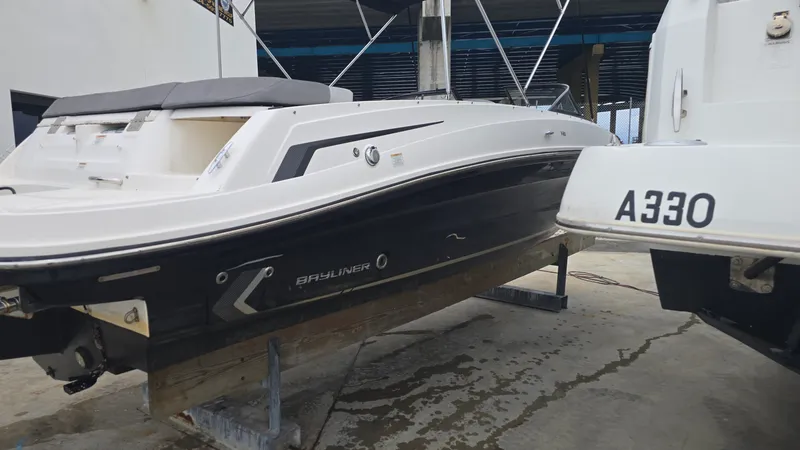The Image of Bayliner VR6 2023 - 0