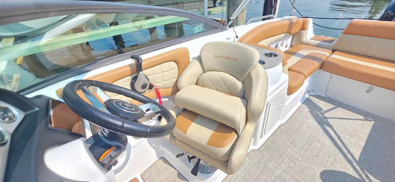 Slide: The Image of NauticStar 243 DC 2024 - 15