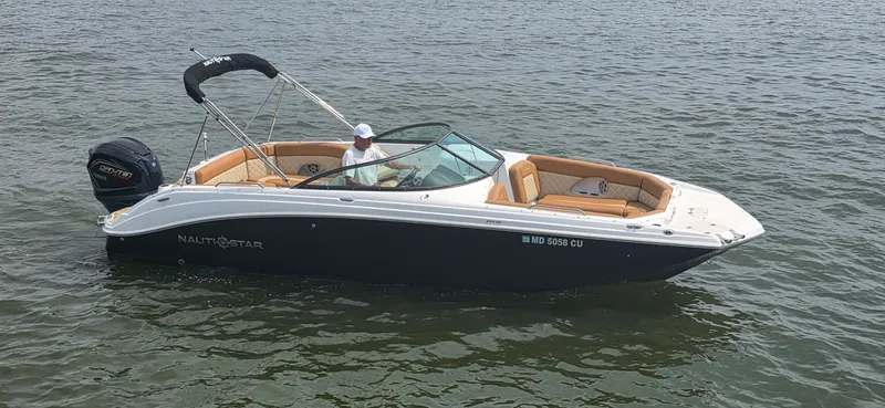 Slide: The Image of NauticStar 243 DC 2024 - 18