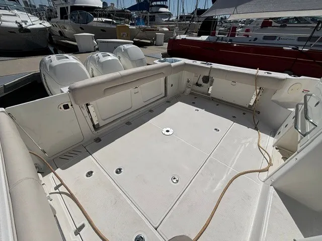 Slide: The Image of Boston Whaler 345 Conquest 2016 - 15