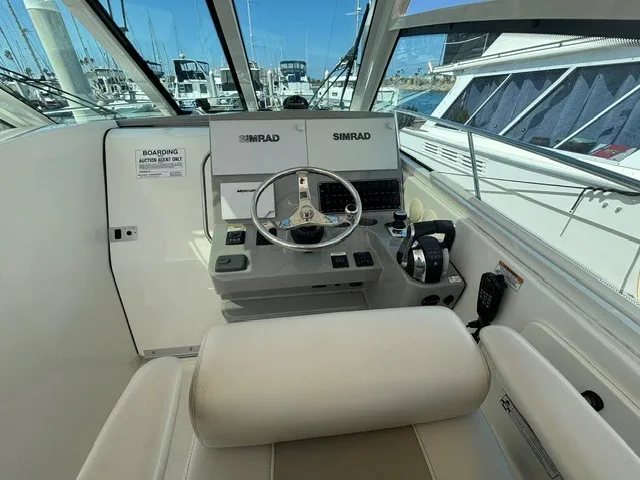 Slide: The Image of Boston Whaler 345 Conquest 2016 - 2