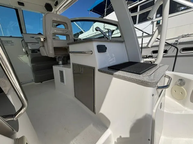 Slide: The Image of Boston Whaler 345 Conquest 2016 - 19