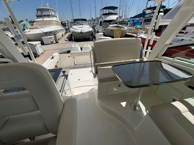 Slide: The Image of Boston Whaler 345 Conquest 2016 - 22