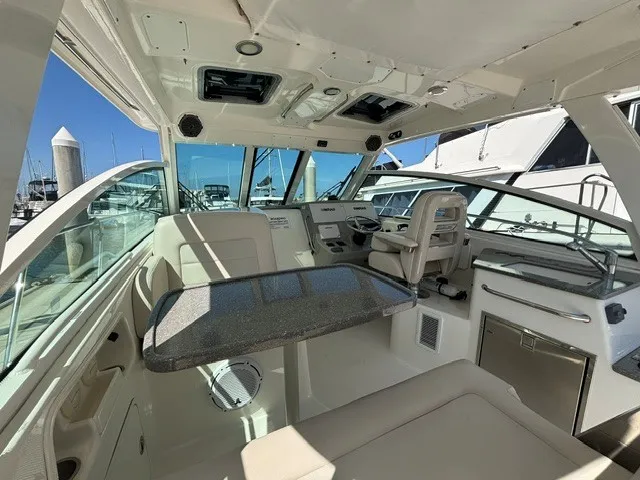 Slide: The Image of Boston Whaler 345 Conquest 2016 - 1