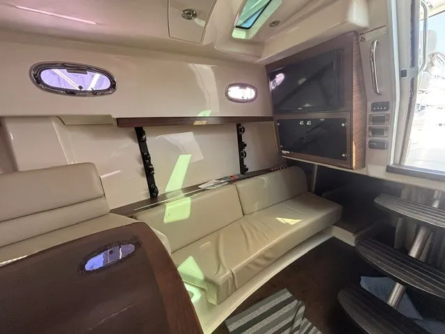 Slide: The Image of Boston Whaler 345 Conquest 2016 - 32