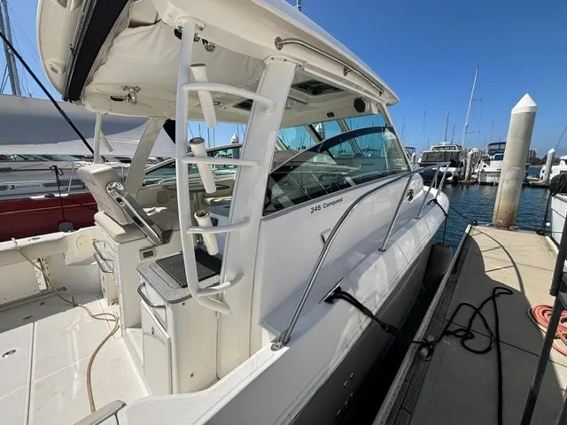 Slide: The Image of Boston Whaler 345 Conquest 2016 - 10