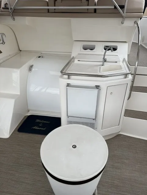 Slide: The Image of Silverton 422 Motor Yacht 2000 - 15