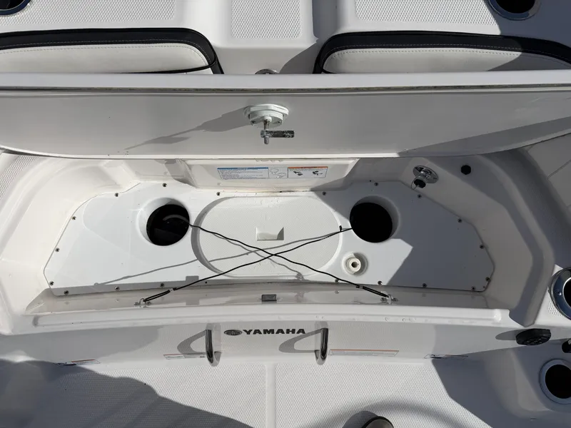 Slide: The Image of Yamaha 255 Fish Sport 2024 - 18