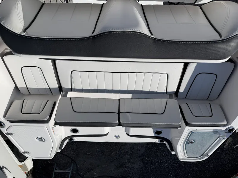 Slide: The Image of Yamaha 255 Fish Sport 2024 - 3