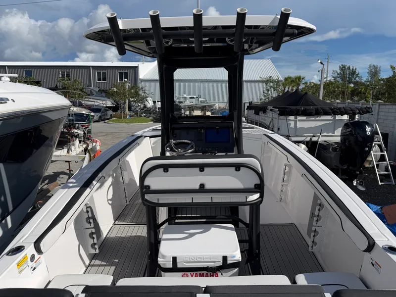 Slide: The Image of Yamaha 255 Fish Sport 2024 - 17