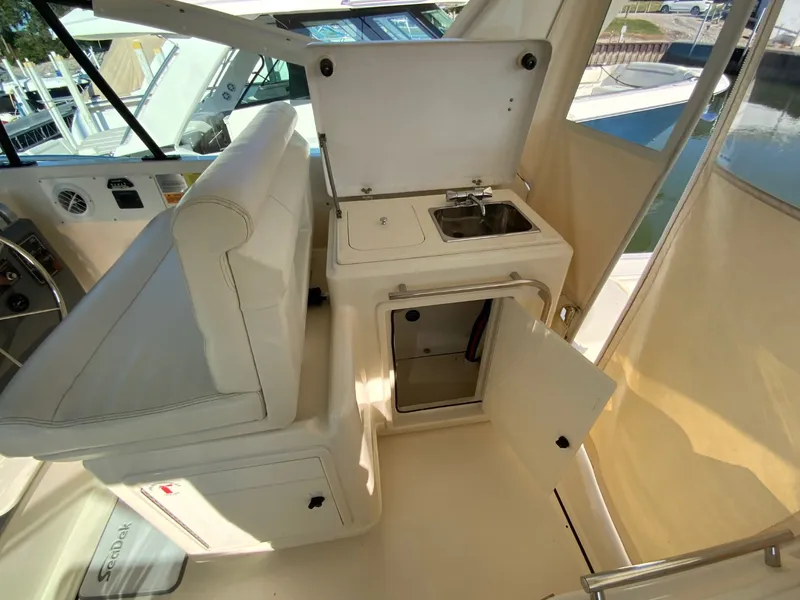 Slide: The Image of Tiara 4100 Open 1998 - 17