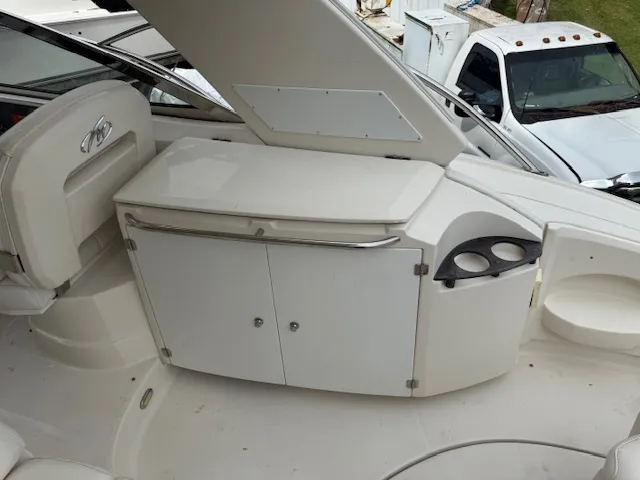 Slide: The Image of Monterey 350 Sport Yacht 2008 - 20