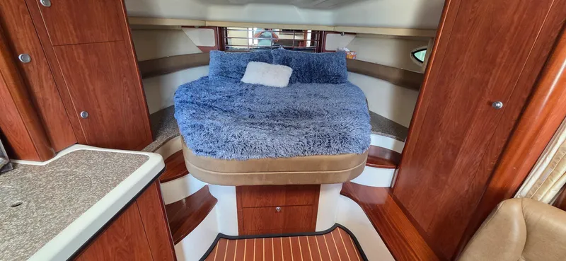 Slide: The Image of Monterey 340 Sport Yacht 2009 - 24