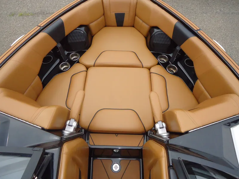 Slide: The Image of Malibu Boats 23 LSV 2022 - 2