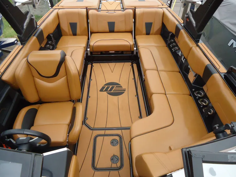 Slide: The Image of Malibu Boats 23 LSV 2022 - 1