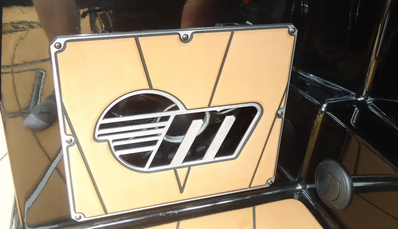 Slide: The Image of Malibu Boats 23 LSV 2022 - 18