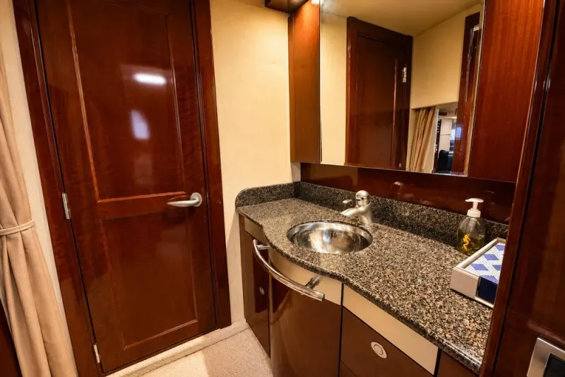 Slide: The Image of Sea Ray 48 Sundancer 2007 - 13