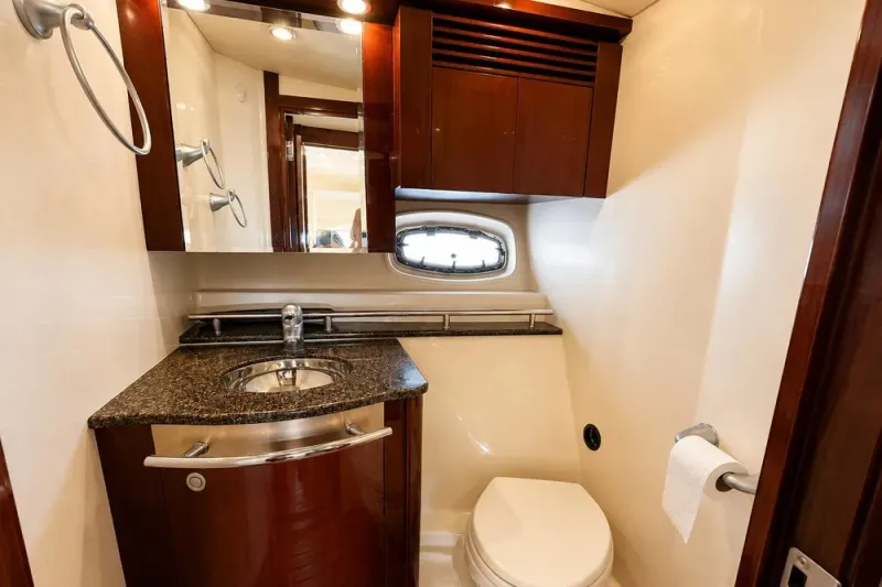 Slide: The Image of Sea Ray 48 Sundancer 2007 - 10