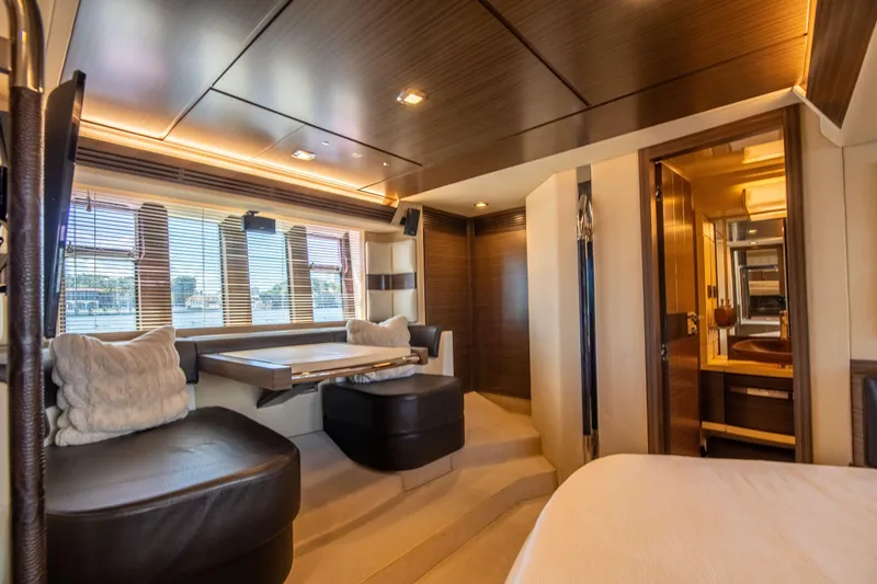 Slide: The Image of Azimut 64 2016 - 25
