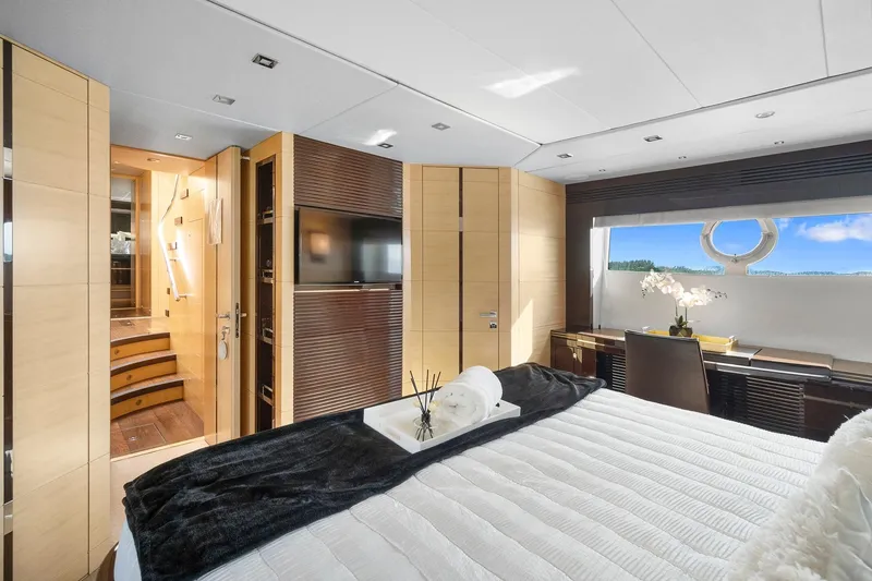 Slide: The Image of Sunseeker 68 Sport Yacht 2016 - 33