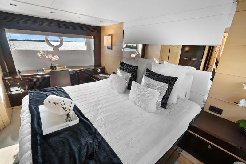 Slide: The Image of Sunseeker 68 Sport Yacht 2016 - 34