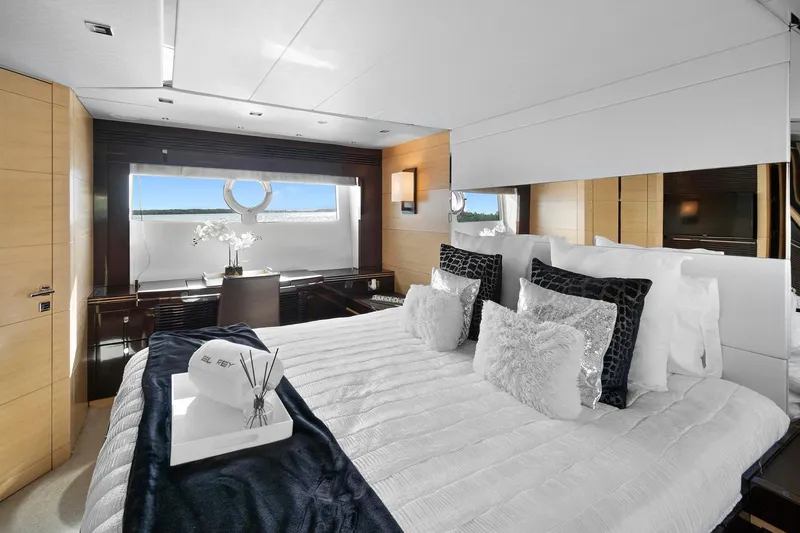 Slide: The Image of Sunseeker 68 Sport Yacht 2016 - 32