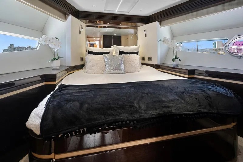 Slide: The Image of Sunseeker 68 Sport Yacht 2016 - 37
