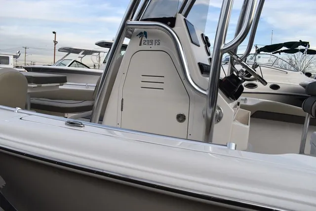 Slide: The Image of Key West Boats 219 FS 2026 - 10