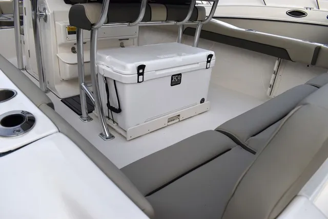 Slide: The Image of Key West Boats 219 FS 2026 - 12