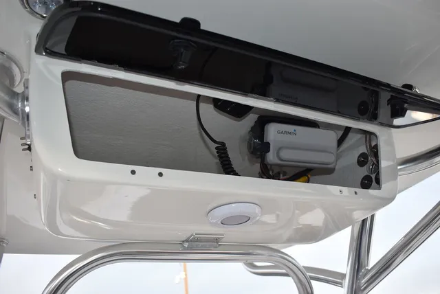 Slide: The Image of Key West Boats 219 FS 2026 - 30