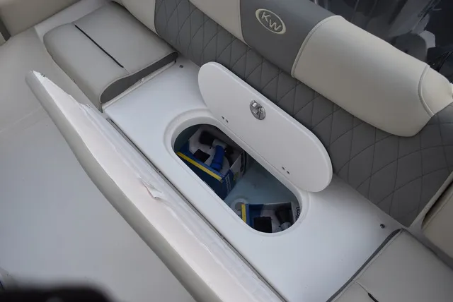 Slide: The Image of Key West Boats 219 FS 2026 - 32