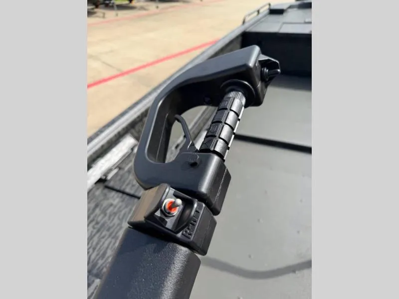 Slide: The Image of Gator-Tail 17/50 Savage Series 2027 - 15