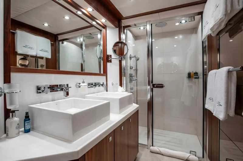 Slide: The Image of Sunseeker Sunseeker 131 Yacht 2010 - 32