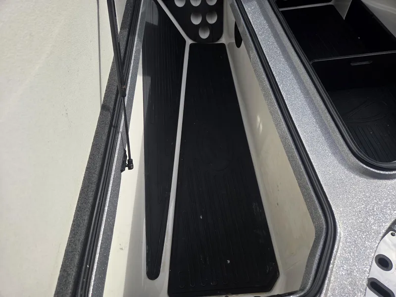 Slide: The Image of Ranger Z520C Comanche® 2016 - 12