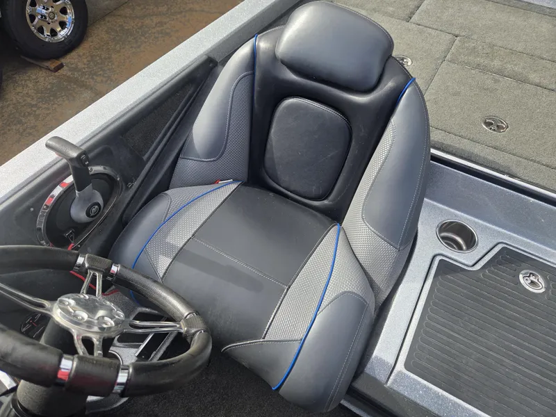 Slide: The Image of Ranger Z520C Comanche® 2016 - 16