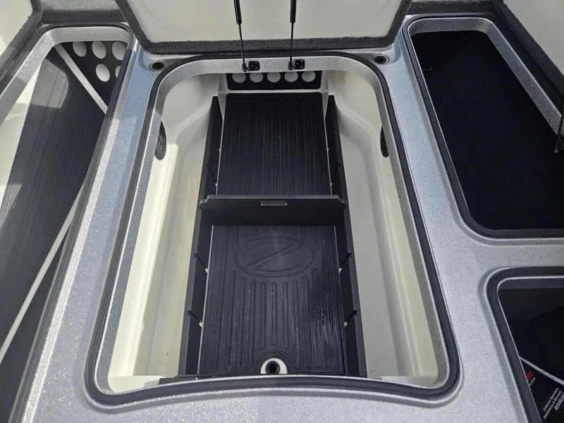 Slide: The Image of Ranger Z520C Comanche® 2016 - 9