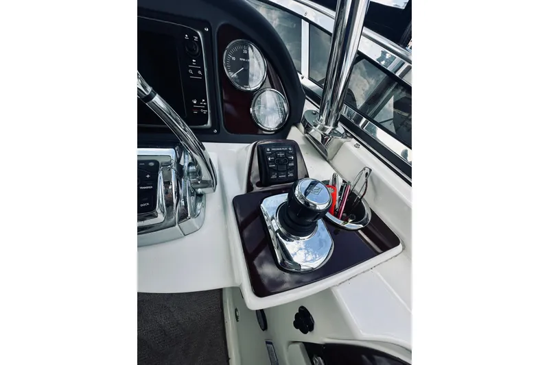 Slide: The Image of Meridian 441 Sedan 2013 - 50